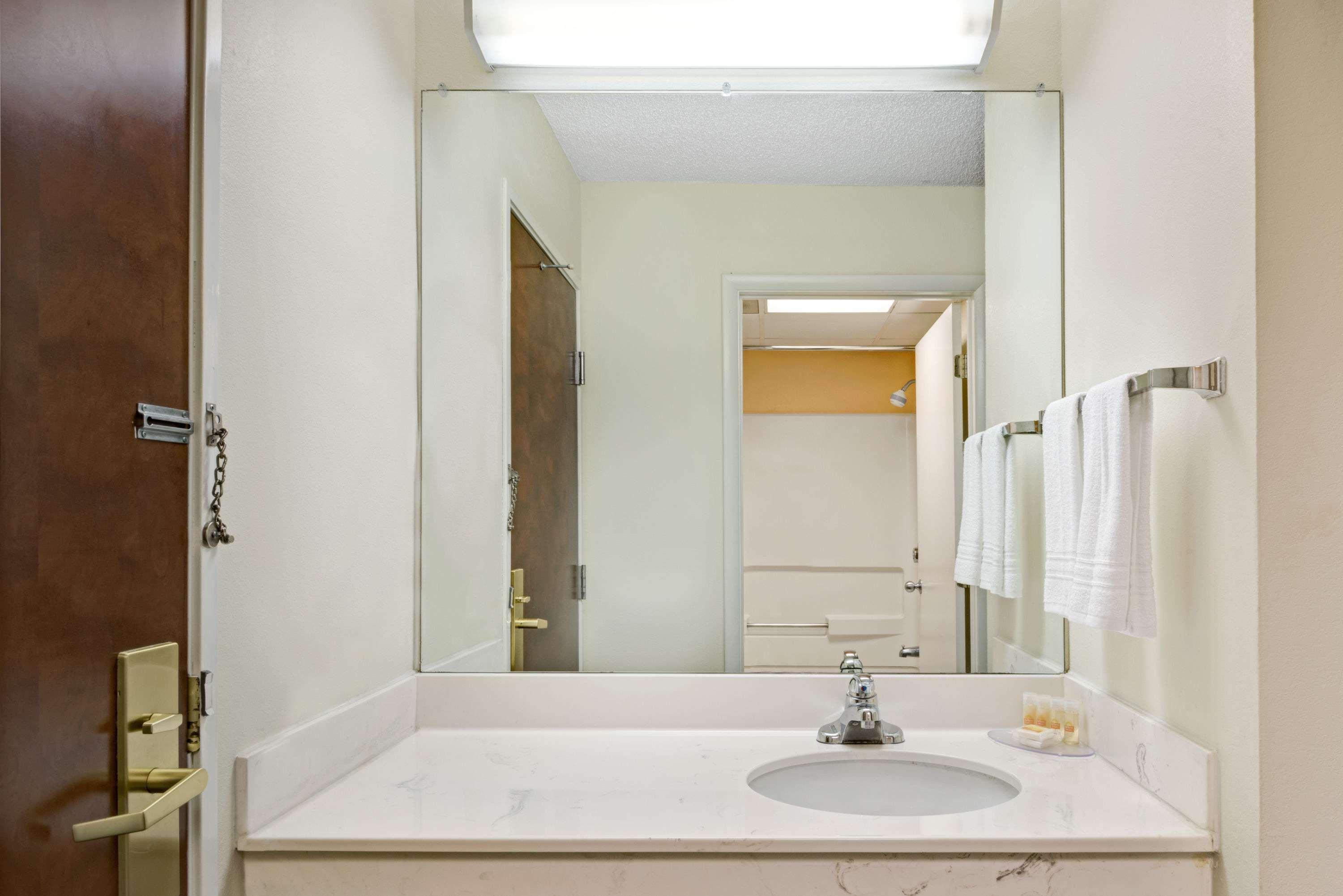 Days Inn By Wyndham Burlington East Haw River Ngoại thất bức ảnh